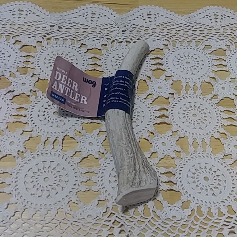 Amazon Brand - Wag Dog Deer Antler Chew, Naturally Shed. Whole, Medium